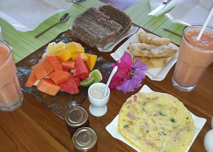 Jakaranda And Marakuya Resort Lovina