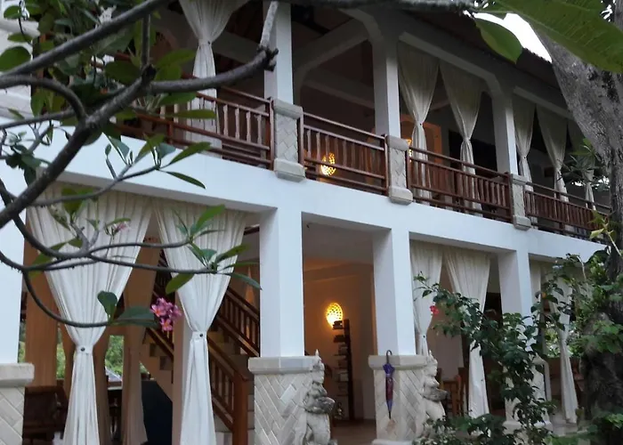 Jakaranda And Marakuya Resort Lovina